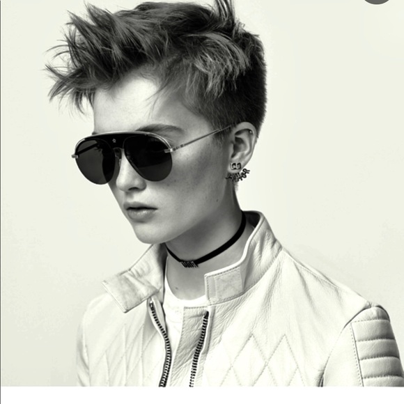 NWT DIOR RUNWAY BLACK ‘REVOLUTION’ SUNGLASSES - Picture 5 of 12